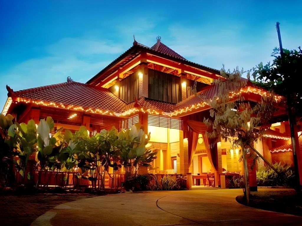 Nyiur Resort Hotel Pangandaran Bagian luar foto