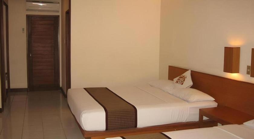 Nyiur Resort Hotel Pangandaran Bagian luar foto