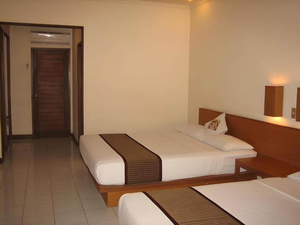Nyiur Resort Hotel Pangandaran Bagian luar foto